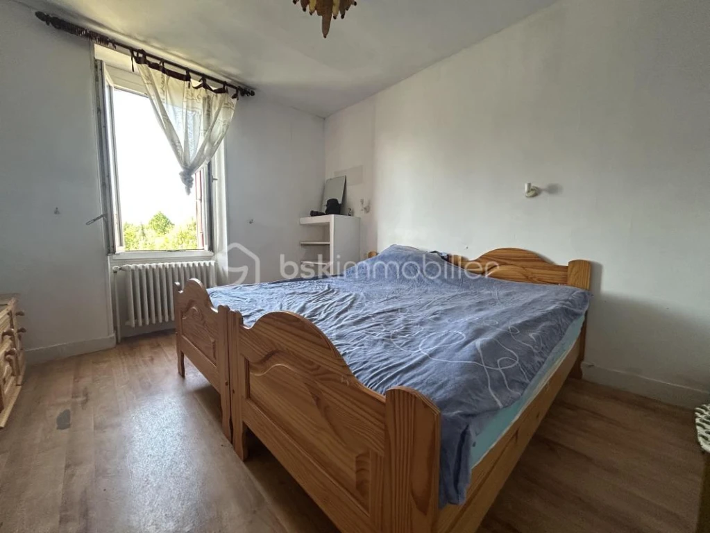 UX8rbArg6757nDH5TAoXm7ysuCwwSORWt671zYYM.jpg