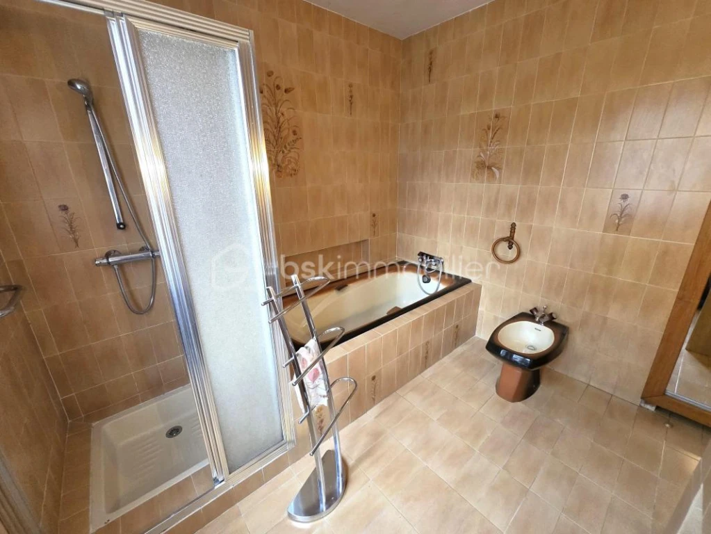 uFlInMEomtMFB6DIzmMJoqut4ToDi1LQPfPVL2UF.jpg