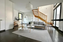 5bQZsfase3HtJHFH83PQts9V0o5oOe5vpyREFU7Y.jpg
