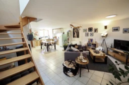 u3SWHlTQgb5tdI6Lx4jAiih3XcbKbkPoEz5sdzkT.jpg