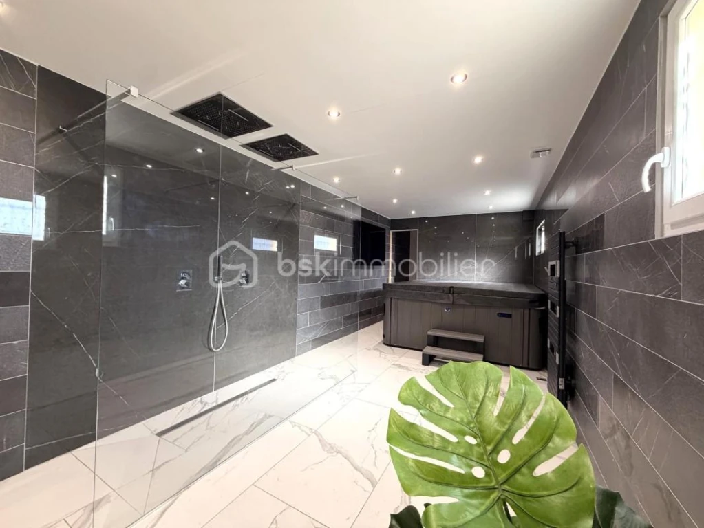 m3cfojaymb1QgRuDSRhrjkGurKIo0T2Z9jNjeC5G.jpg