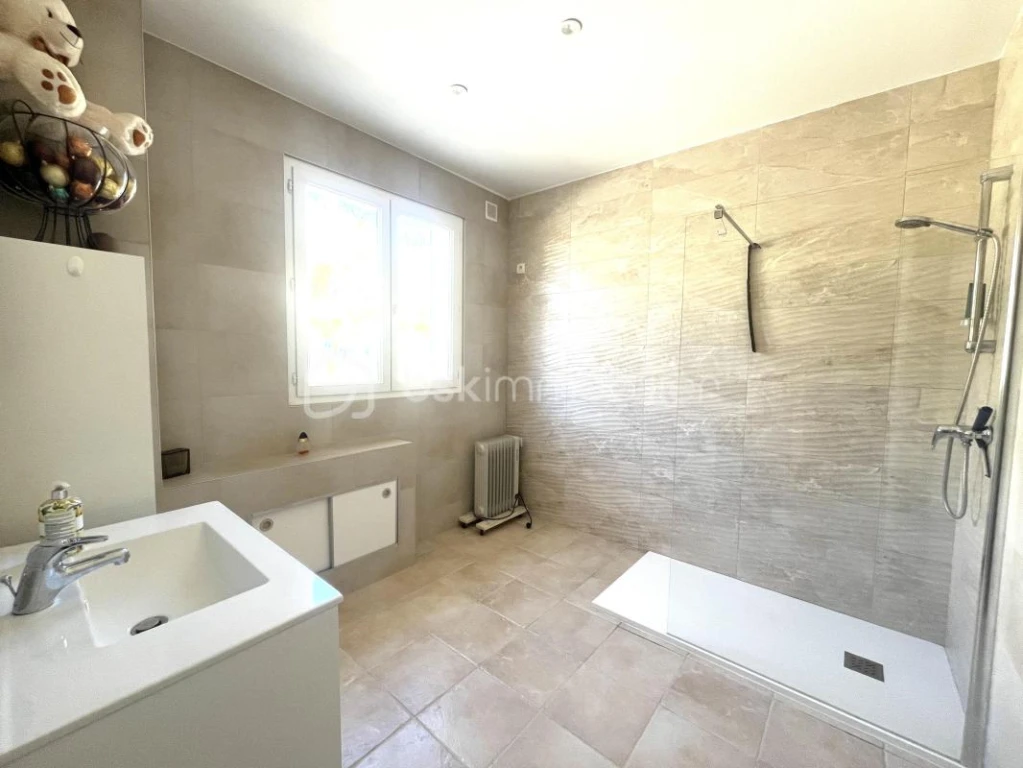 M2cwxXJRZwdoDk9beC7i9YeoeFdljiJgtMLNI0JF.jpg