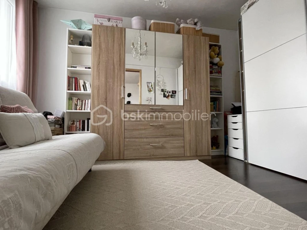 djfhylnzJZb0ThnkUls0ISJFuDmjl23PPmSmFK7n.jpg