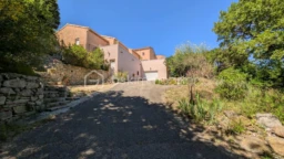 VYsiu70wAzcVPLFU7WVpJdgi23rthwlXKyyXy4xE.jpg