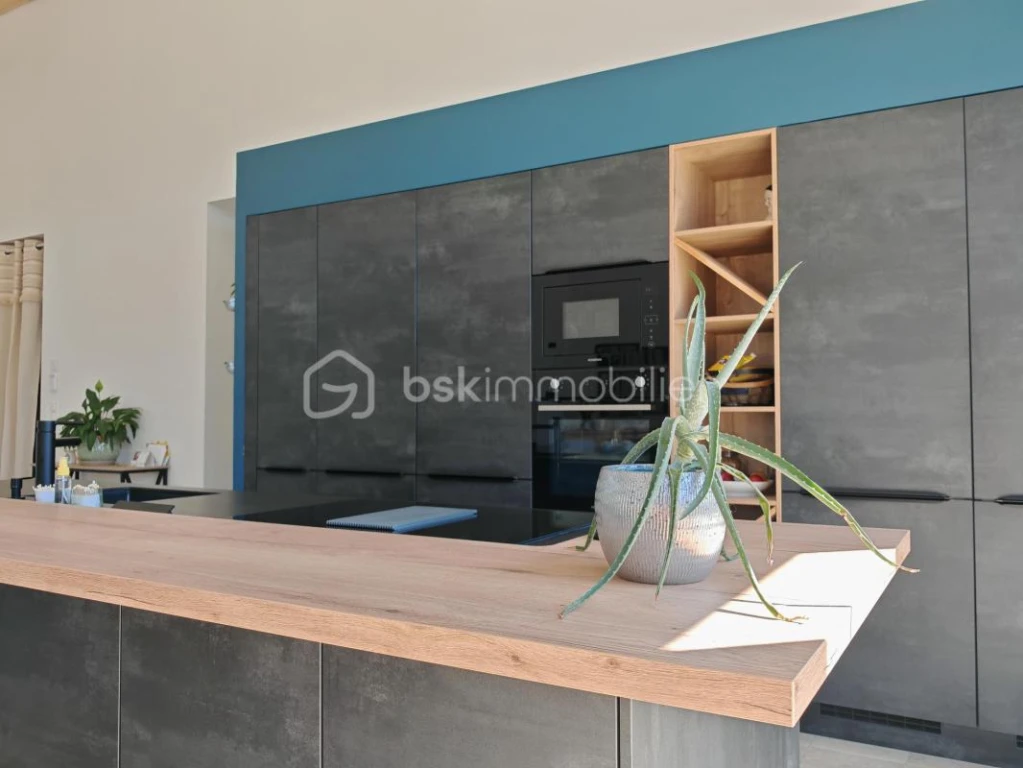 MvV0BsNVQEV5CihJAcXPjFITPfmnWDHtEEnIApSa.jpg