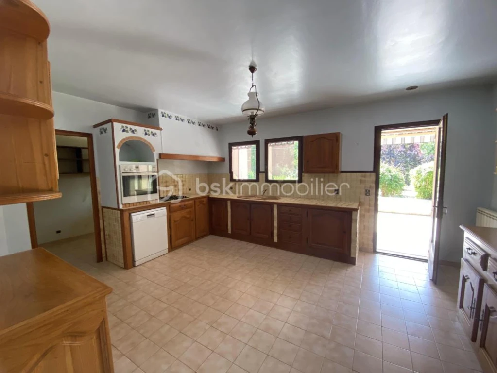 tCG1FJlds7fDRRk0O4OhS2c1ZXAlp5qfBO0CMSxK.jpg