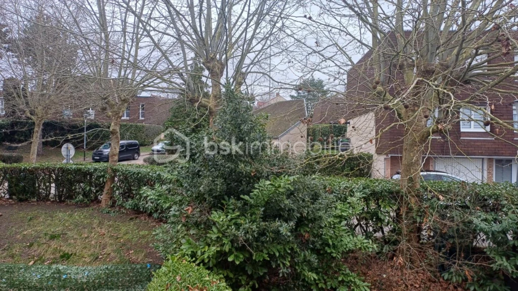 aA2j2QU0CC2qFYKY2crvhC41HikLPEIaw4iUqHZm.jpg