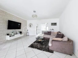 JpG36SH9vngQW27CYnEQkE7d8htYP3oVWti8wOtW.jpg