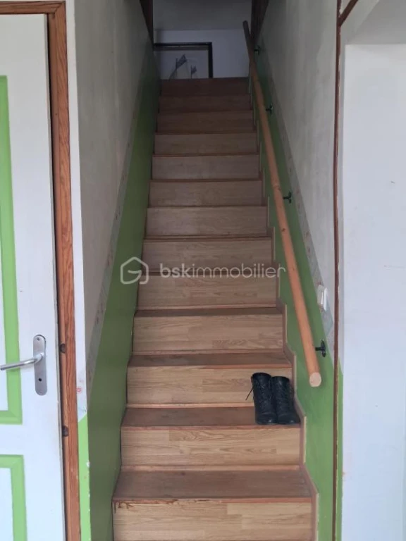 yLSZf1syKCKJy5H1isgzaWZkMES3lY2oB60fs4BB.jpg