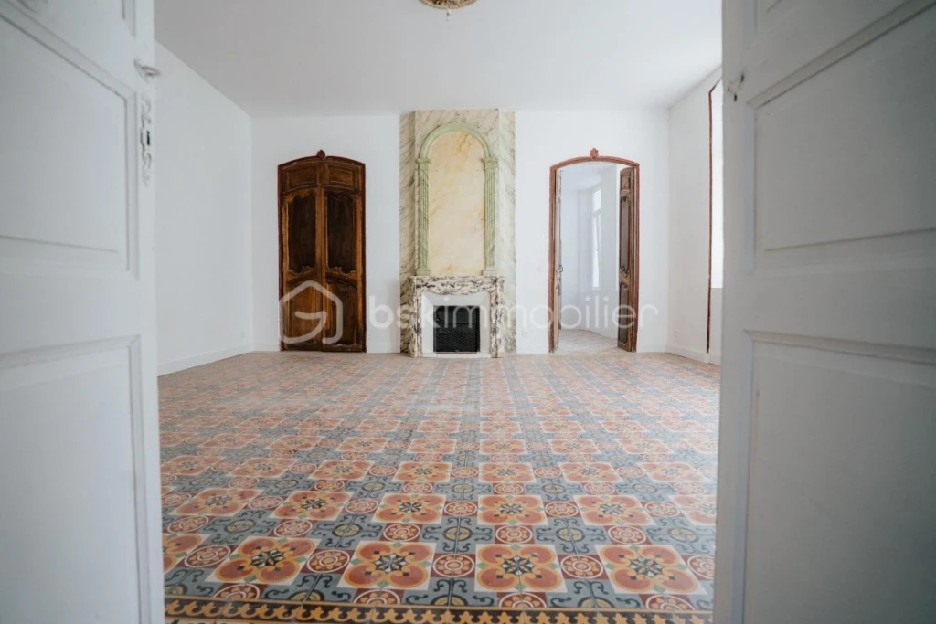 fcuYiDT6a47nnMH99xW96MV3BHBZ7baGQUzyfHzt.jpg