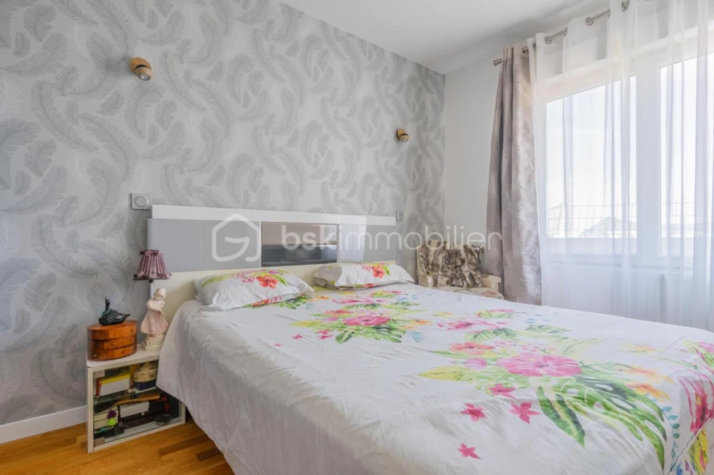 4sCm1prpM422qpRKrBeJ9CEiPhTZuxwTIIHwa3pF.jpg