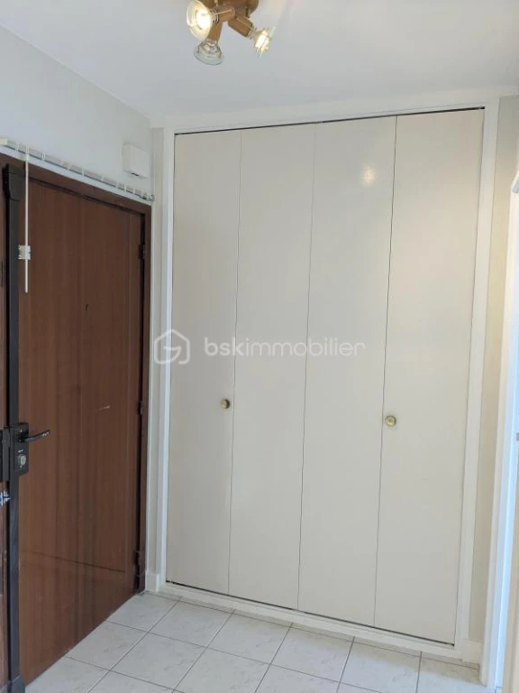 NILXCzDHejMq0X5PcGbF0hbXxLDrIfScTQXuJLtY.jpg