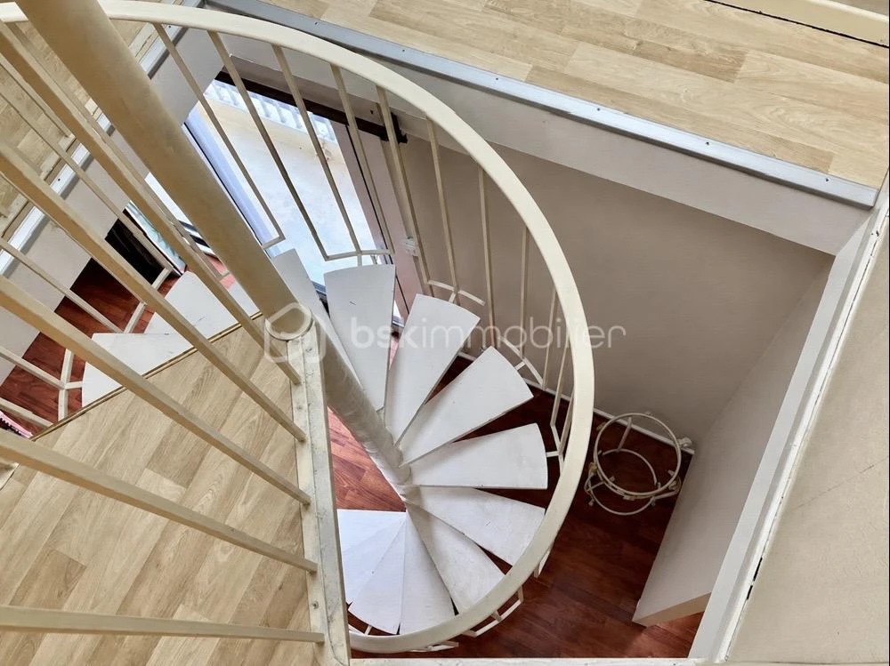 CDWlD4coT4y9CD6pFHbfZ0Fc8e5FOGWimBkf8CWQ.jpg