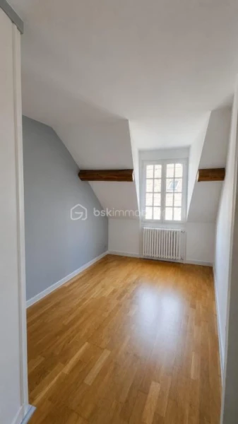 lA4hkdm40qztHr2p0qWEmrAiHAGV5lLUq4YT1sSg.jpg
