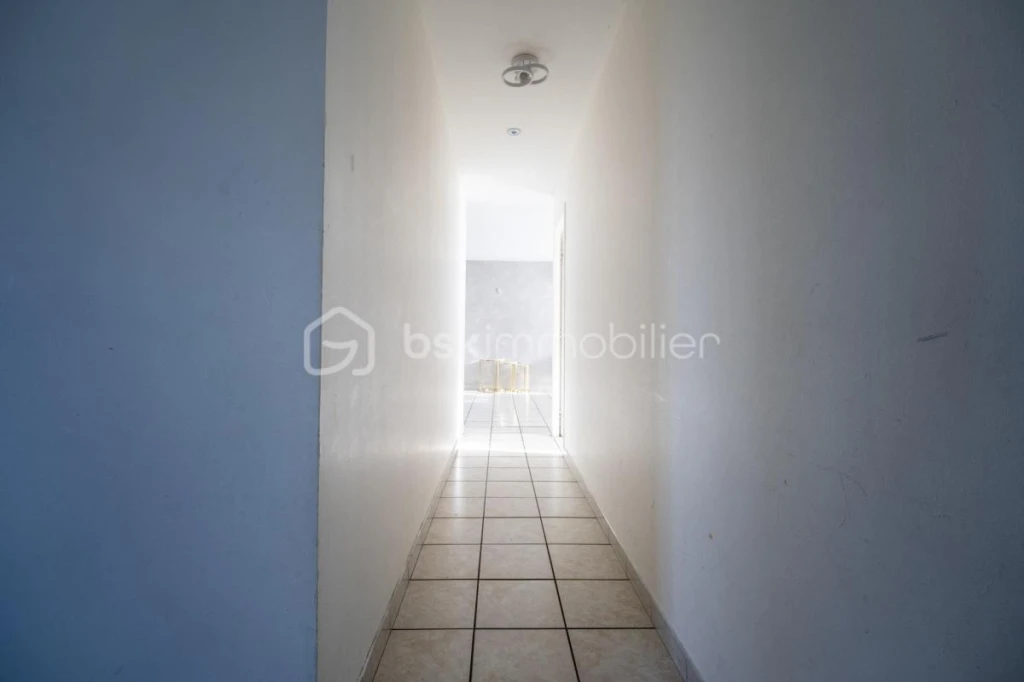Acb7pD3h2qB0GEZccmL0zpmKcxjkrDLWs7VJ6z5G.jpg