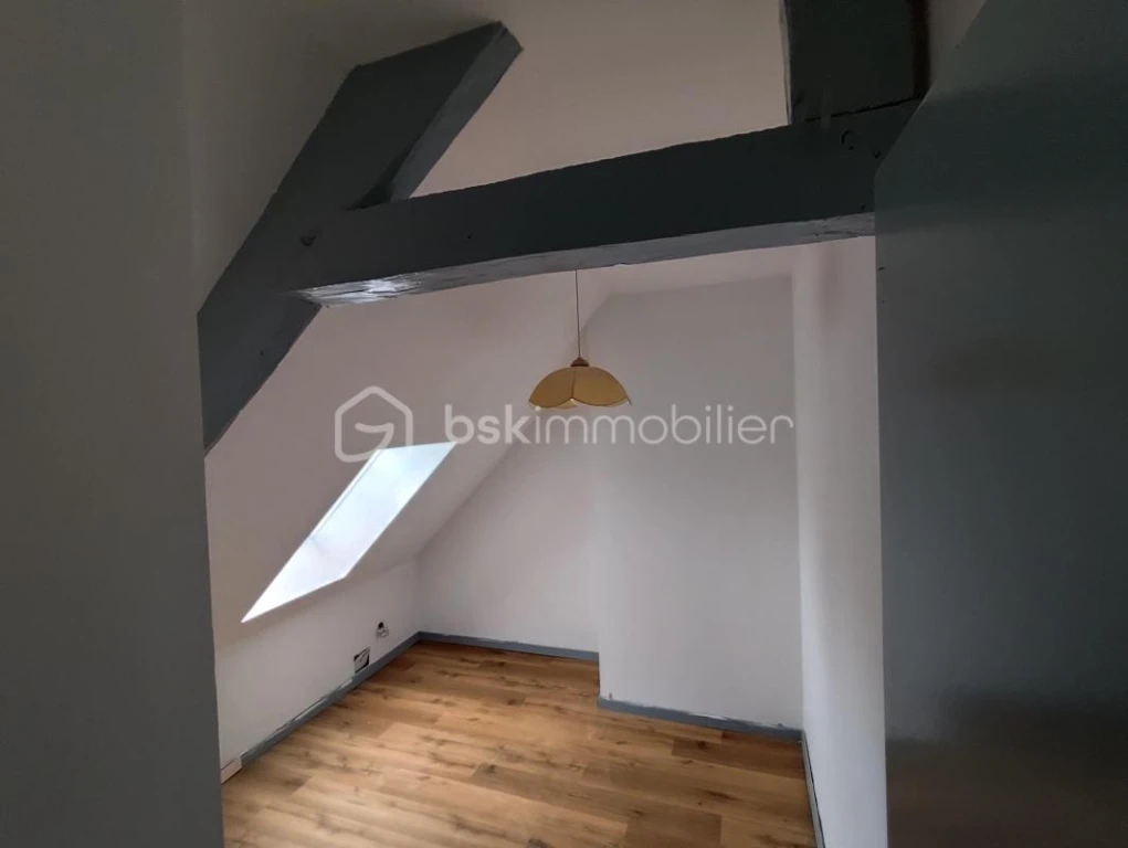 dhM1HIJ23gC393SrKimxfwG0e9iMitLTmLliBsVH.jpg
