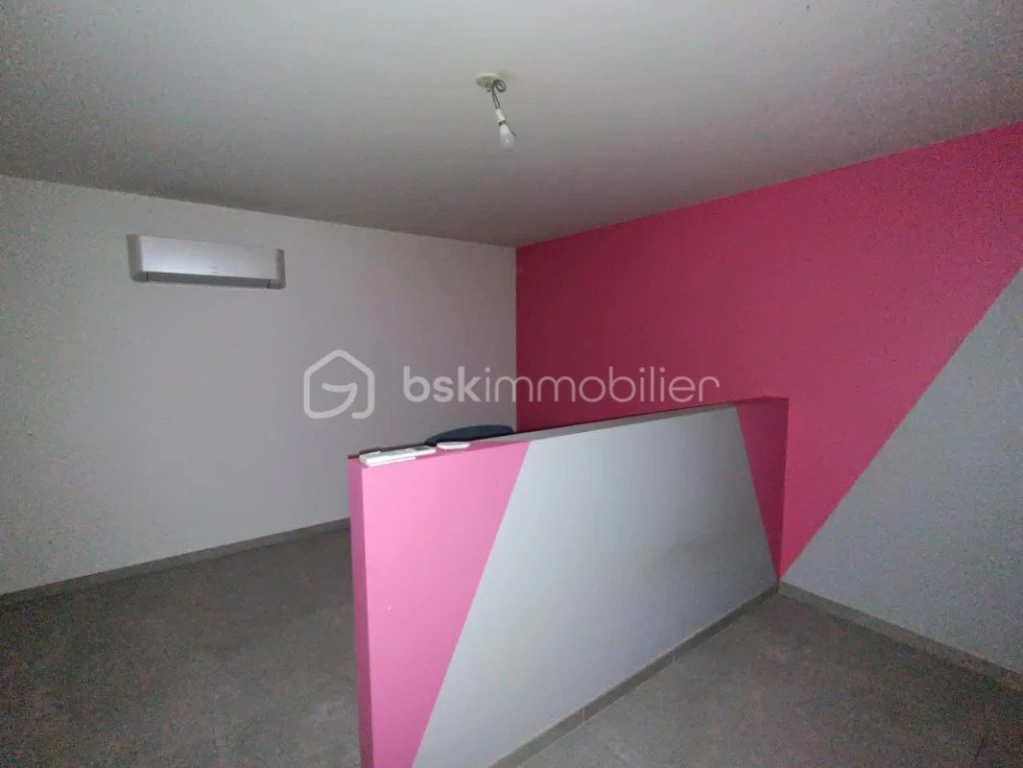 8EmHKN7Kawx9pbYZ27bCnXv5Mm759R9Z12IBo8F8.jpg