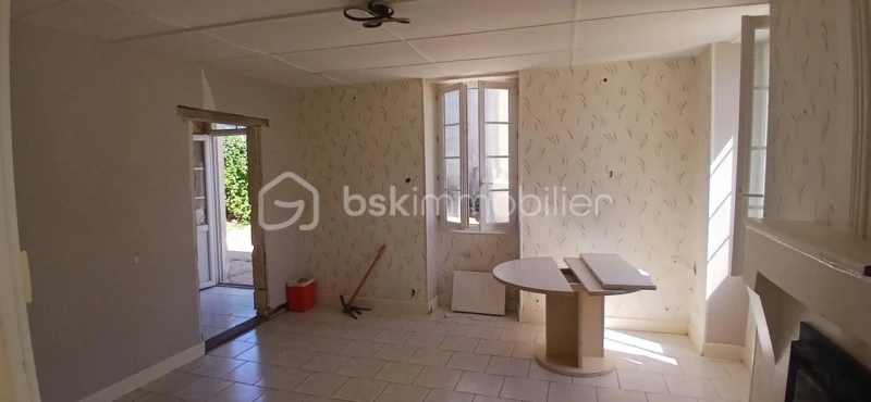 35cA3SK1MAbvr66M29NTd088IG931eqVrVCNH4dg.jpg