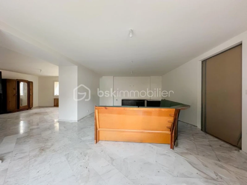 381JtTv6pAdBriowjqk0z16hmi0pMIJoAenER86I.jpg
