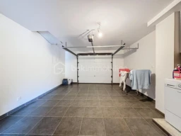 66RbUJwoLKIaDWPvNxgqp5XEhLyz3BrTzAkD6uSd.jpg
