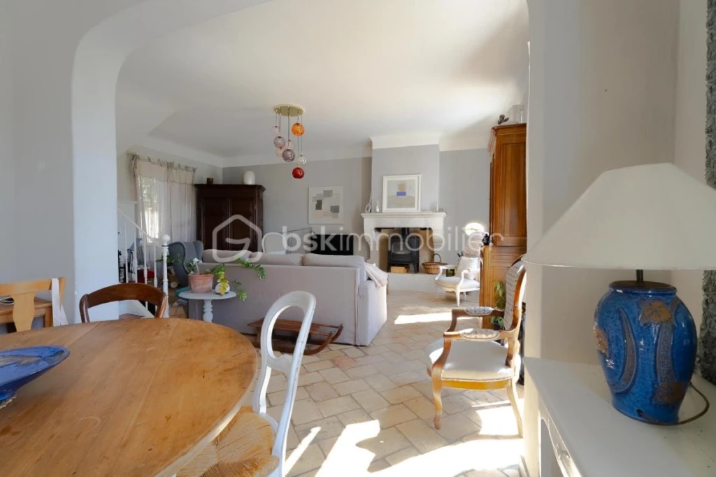 4CogKh8e5bWQWSEC1LeKdaG6KaqDp11RhjeGJlPr.jpg