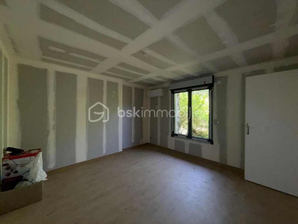 6Md2BcoIqfGQEEv63zRyIAsdOt26M23j0lwAasRJ.jpg