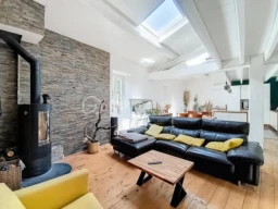 TLHzbR70Z35PwdZ4gY1MQeQh355s8BqUgTDBYuZD.jpg
