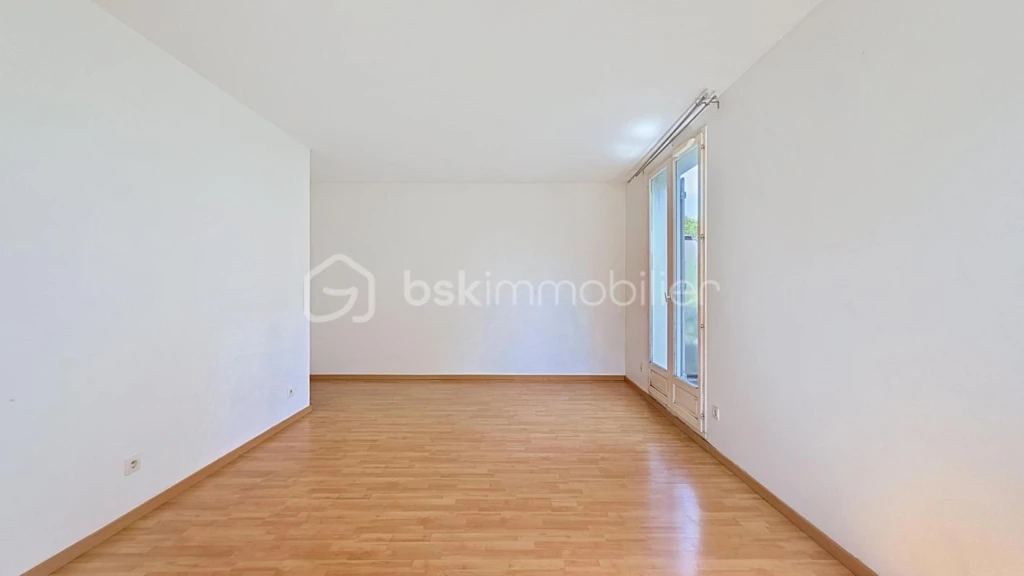 CbKBzluxjlVQdd1rb6bLe3s4dJA3upVxuunu7rTW.jpg