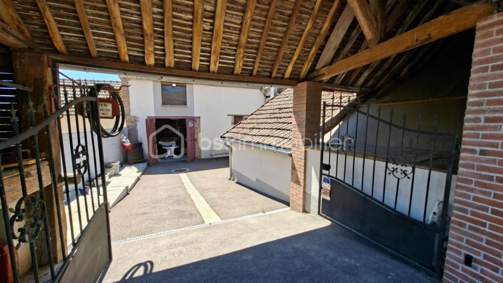 YxI0m4rFKa8k8czdcuq2y0WYQf9pFWV42BobfTzu.jpg