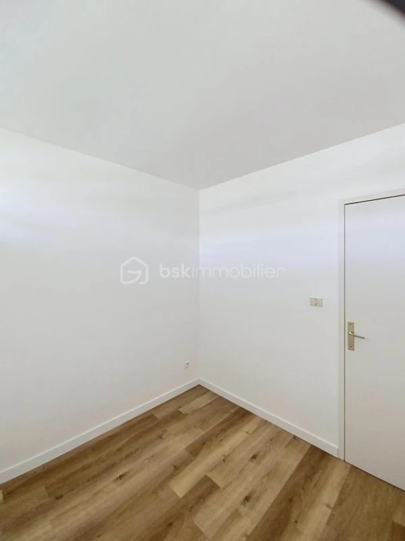 af5g3MVhojP8ADvtt4EhBXkOlNxqeb3UFCegyur5.jpg