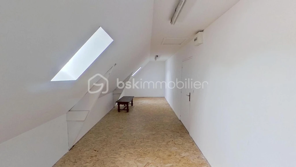 1Kch61JUjwWlaPhObJErXWKzP7k9TnQCy0pXnT85.jpg