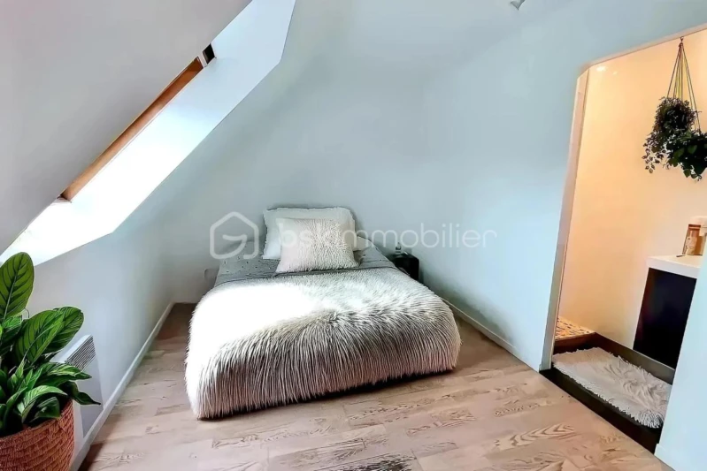 MGchaxkNYqdr5hcaIxYrppI2lkvvnDk0DXPnnPEf.jpg