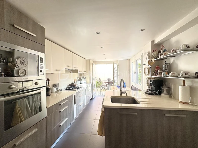 qGq44H8kS3bdpXxEcmFyw8c6bYwqcUUWUPmCiJxU.jpg