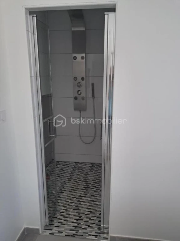 xnOFwMn0HraSiSAqxhNAdq5UXZGbubypKeOmI9Lf.jpg