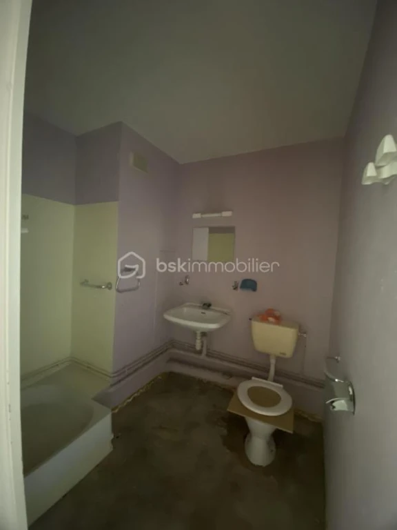 ELpUebCSrLzLvgGGbYYrmOaCNs5rC4EIsQblTm9Q.jpg