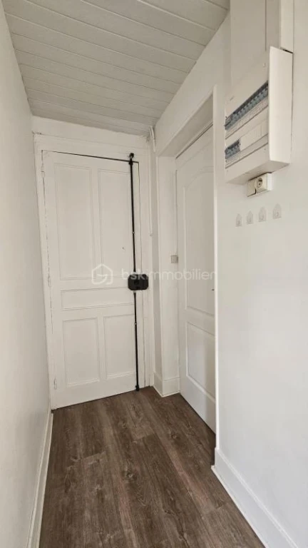 DoM2nVkylb88NoIGev69ywAN2i6W2r0W76jkUZce.jpg