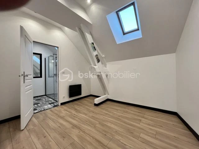 L2RTJ8mkC8EIpiDHlH7NGQwdMtxF0Y8N9XnBWn79.jpg