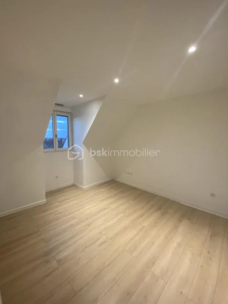 gPgQvDUu8TaQfIRZrbraiDCsvRZ5DyLiK3EiKvSD.jpg