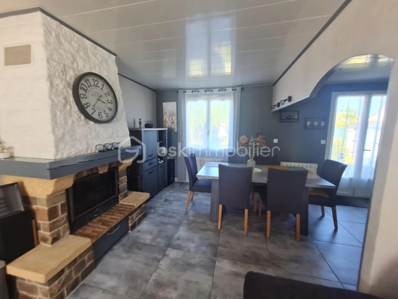 ojErnT86tAfi76nOllc5bsr6bJFoa3gszCbxzHjC.jpg