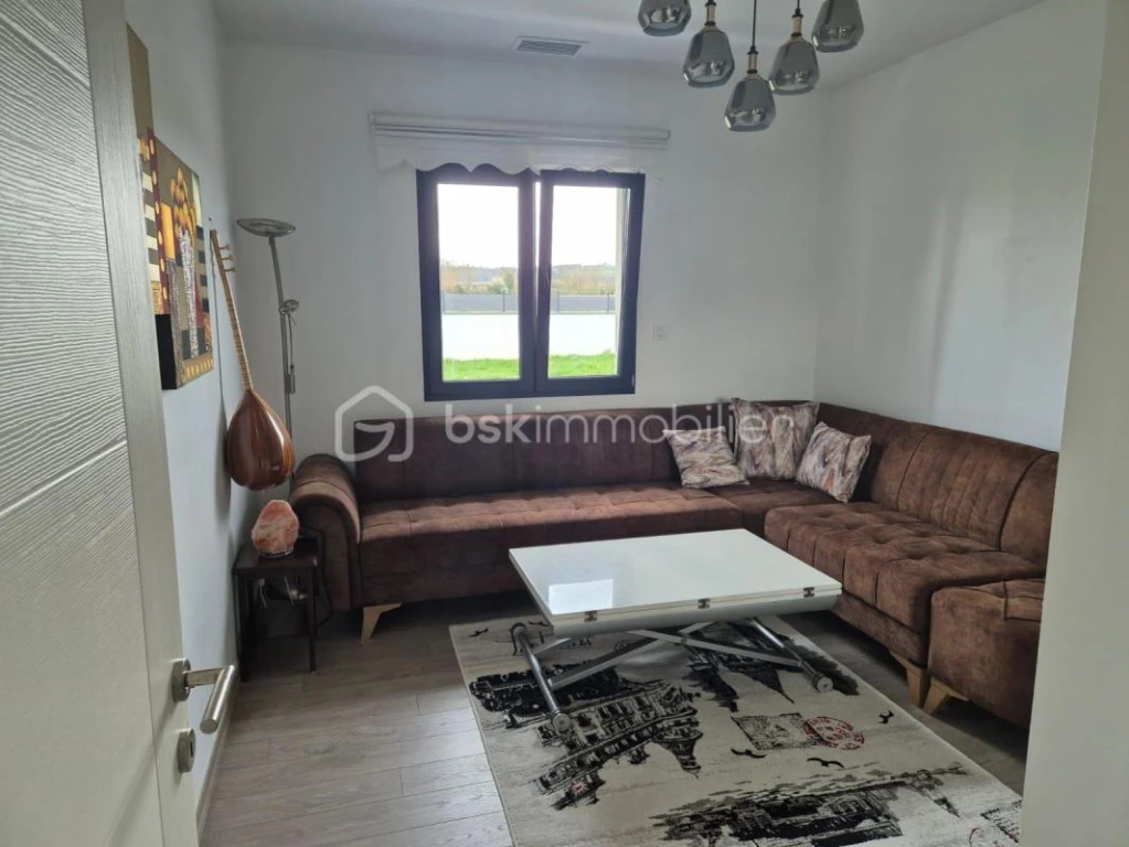 hBxNajBArYEouVaiaTB60uDDS8uSyHh3089cf2ot.jpg