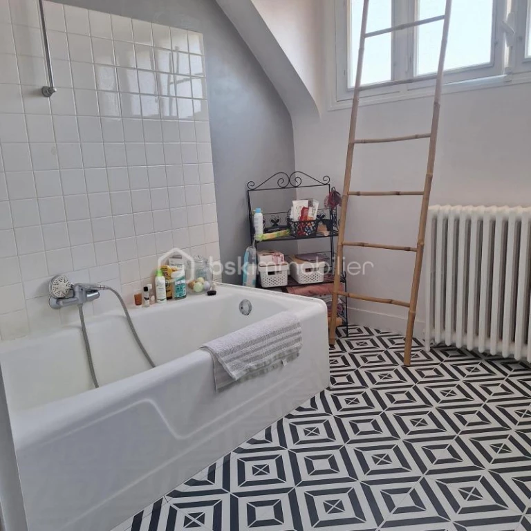 n2N6kGssKcccGELByEsv7NSiQFxZN7j9N3a5TALw.jpg