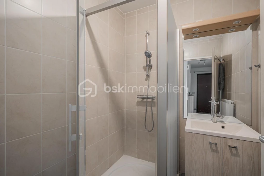 hoXtocv8XzQnVezTg96ZQb213mjeVMEZ609OL3SL.jpg