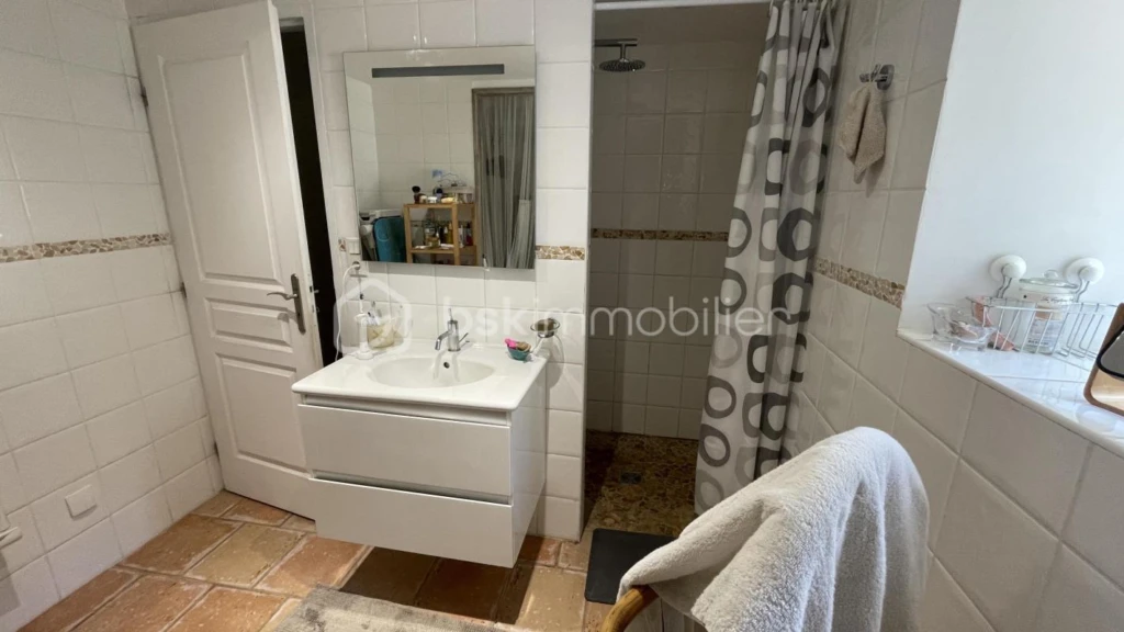 i7U8fCKZf859KIYnzB8lAlzB8QPMCUE8Iwk3d4hF.jpg