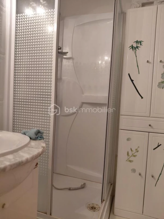 ZSyJiRJ799VY1kt8Nuc3rfMi8sdQqoAon2oFjFbi.jpg
