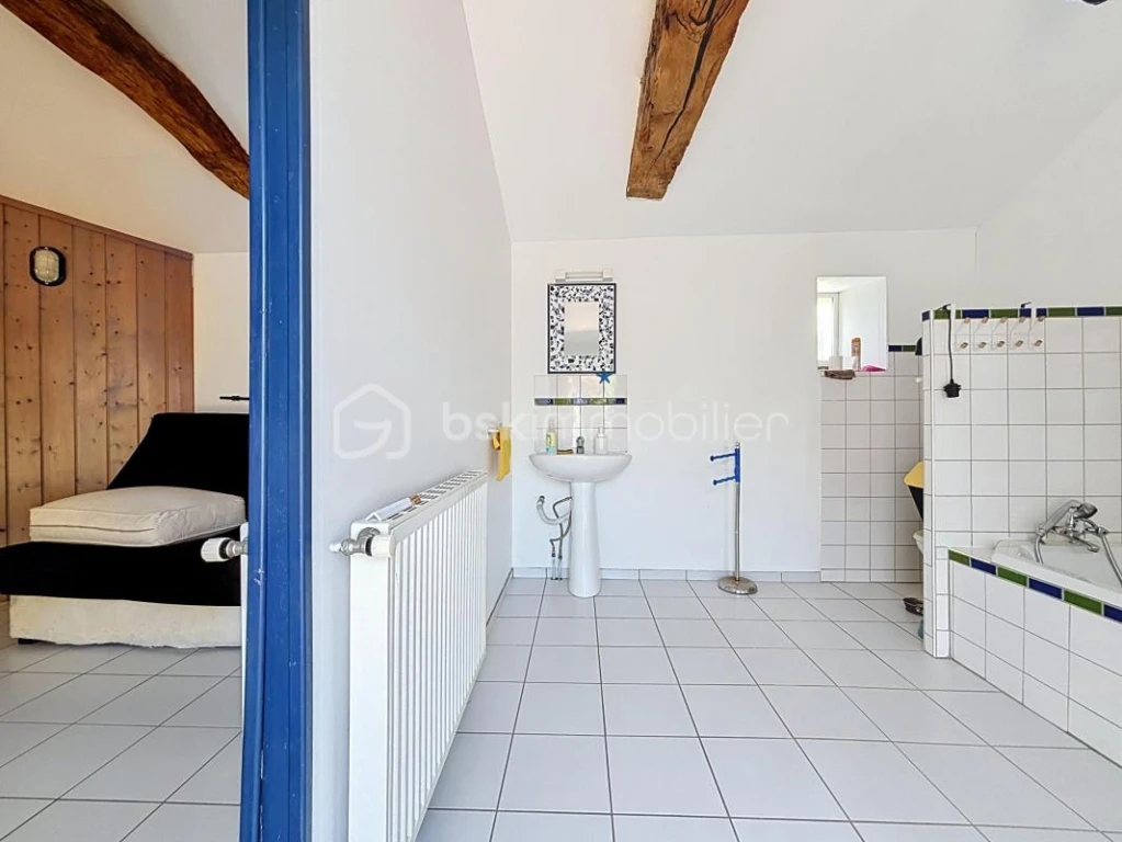 n1Z5GUHq43z28eMK4IqyCc8GGAtRA30LYlD26JxC.jpg