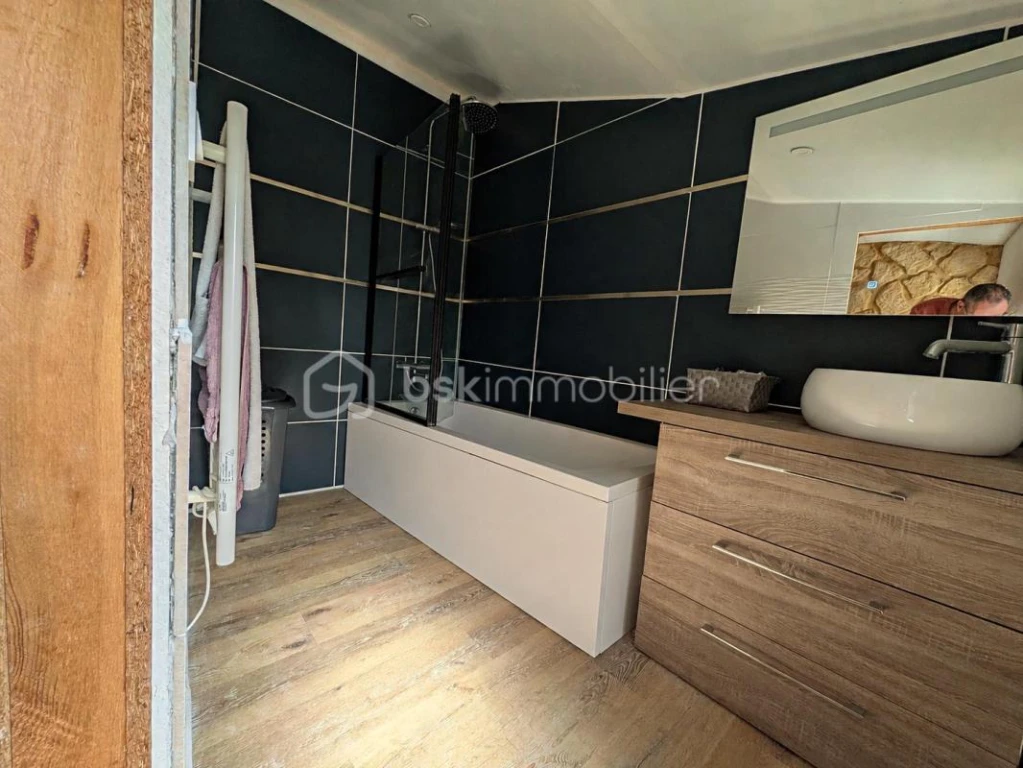 j1jtrjRDb060CcOP6RIb9KyvmpY88hXfsQGaCrNw.jpg
