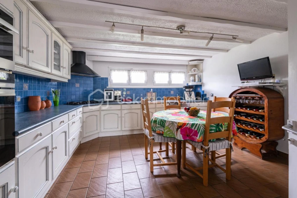 9LTpjjxZ7FFTh9K57cwLlbURu0OV8T1doU9rwUk3.jpg