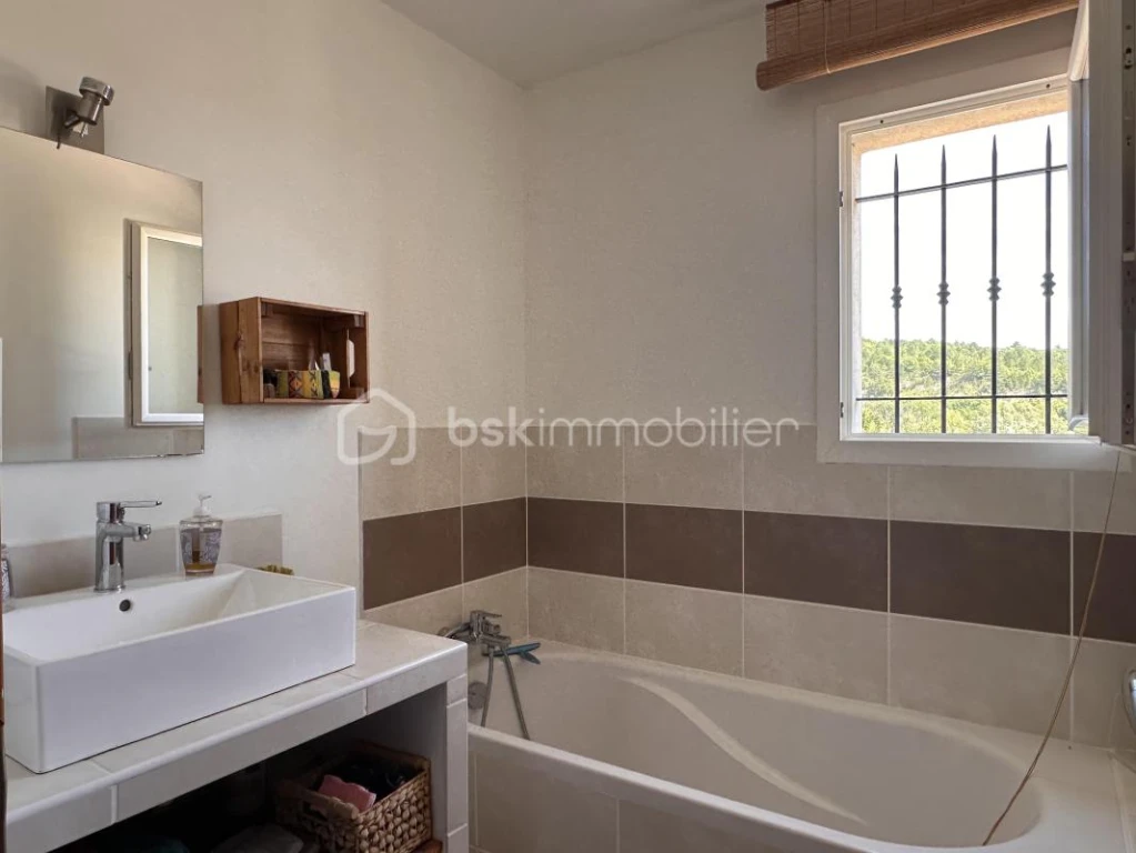r4jR5uyIrMrw1vVjiMr6fOxDY6RBUGRSTcuNaTlx.jpg
