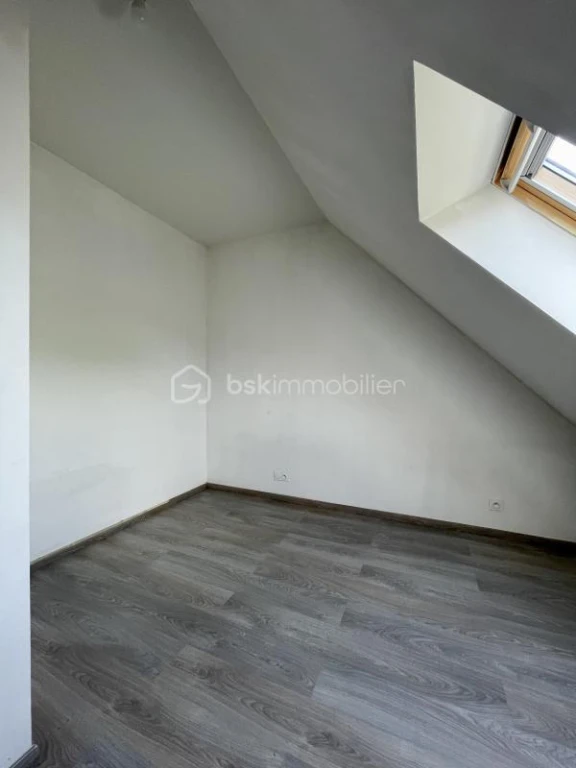 Ox0MgAAY9XAmHtHRY3l4kadNyCjRQHT7yIy6Zb9I.jpg