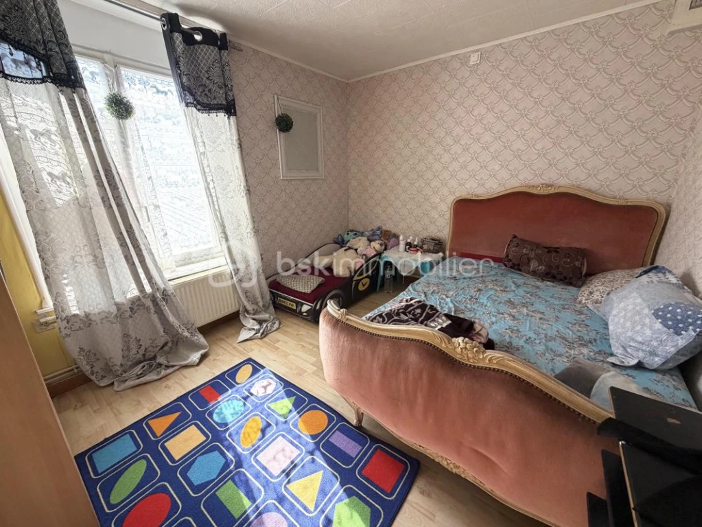 D6yS3xV0oa42E6LMG0srU9ILIsi6VUscpTrJ8gNQ.jpg